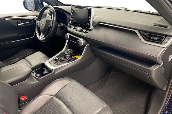 Toyota RAV4 Plug-in Hybrid 7 of 21