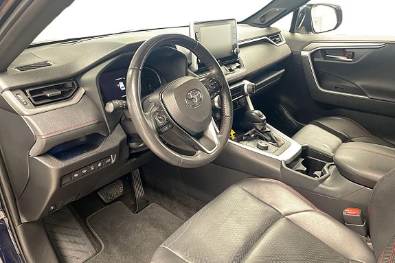 Toyota RAV4 Plug-in Hybrid 14 of 21