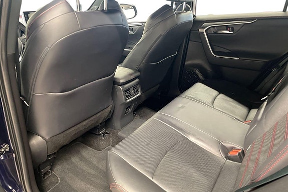 Toyota RAV4 Plug-in Hybrid 13 of 21