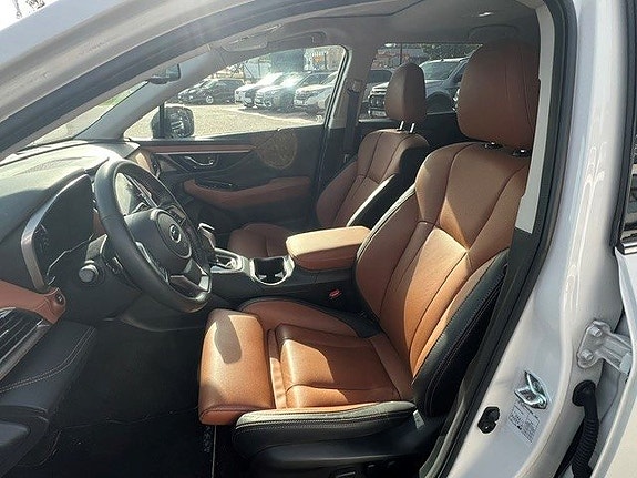 Subaru Outback 3 of 5