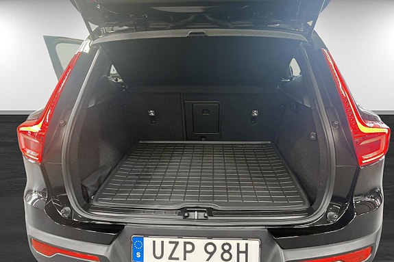 Volvo XC40 14 of 14