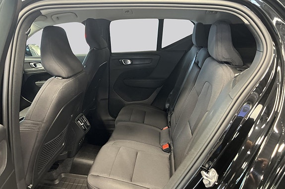 Volvo XC40 9 of 14