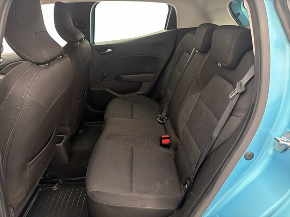 Renault Clio 21 of 27