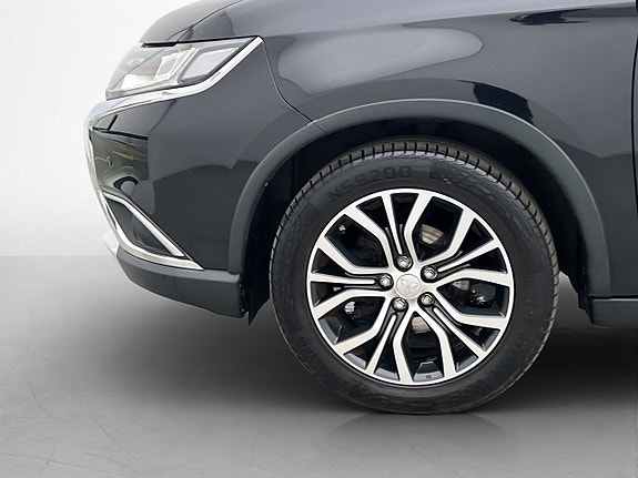 Mitsubishi Outlander 25 of 28