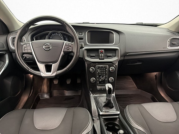 Volvo V40 12 of 27