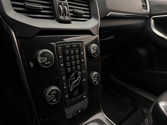 Volvo V40 18 of 27