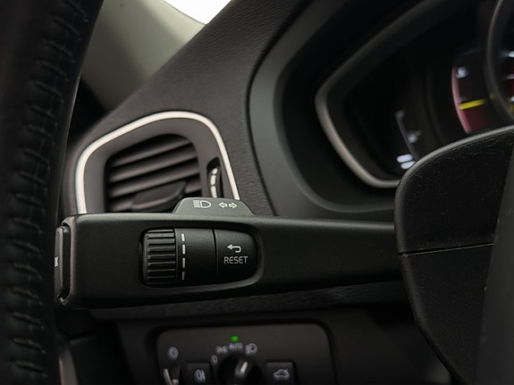 Volvo V40 23 of 27
