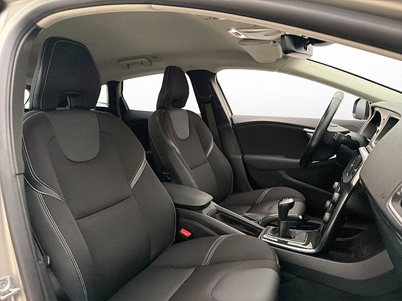 Volvo V40 10 of 27