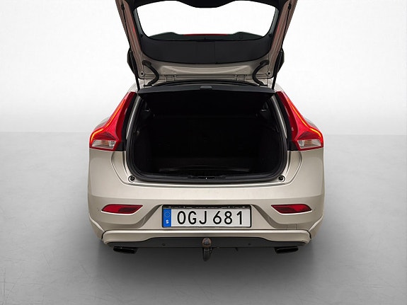 Volvo V40 9 of 27
