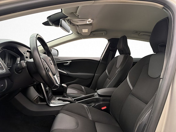 Volvo V40 13 of 27