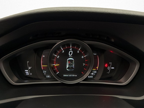 Volvo V40 14 of 27