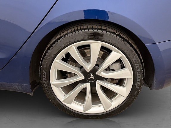 Tesla Model 3 28 of 30