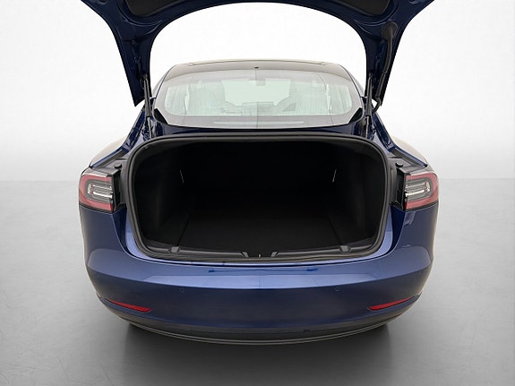 Tesla Model 3 9 of 30