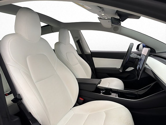 Tesla Model 3 11 of 30
