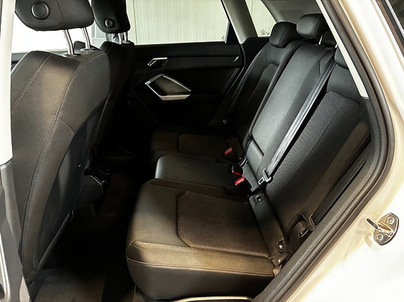Audi Q3 8 of 12
