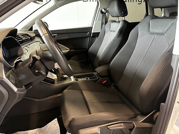 Audi Q3 7 of 12