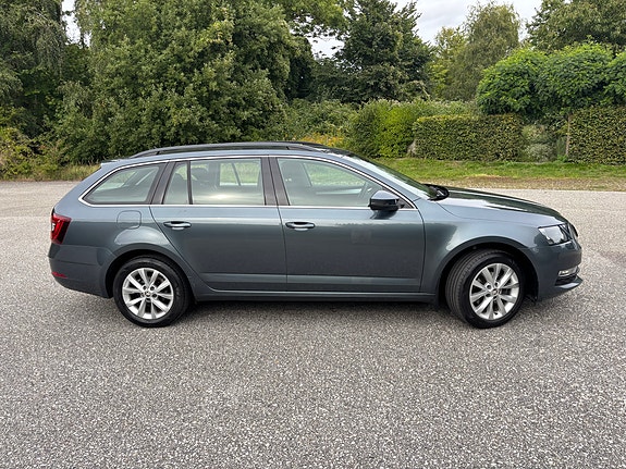 Skoda Octavia 2 of 11