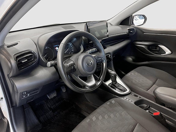 Toyota Yaris 10 of 13