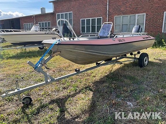 Motorbåt Buster RS safe med sjösättnings vagn 6 of 6