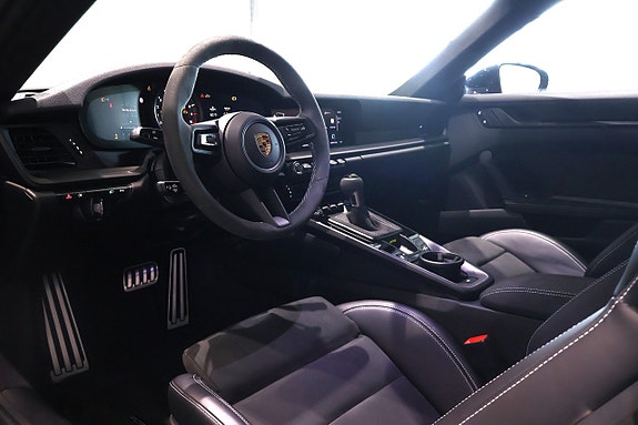 Porsche 911 GT3 12 of 18