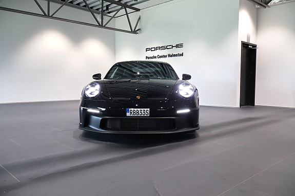 Porsche 911 GT3 3 of 18