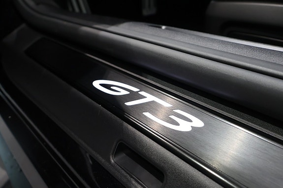 Porsche 911 GT3 13 of 18