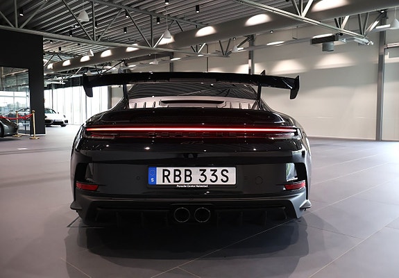 Porsche 911 GT3 7 of 18