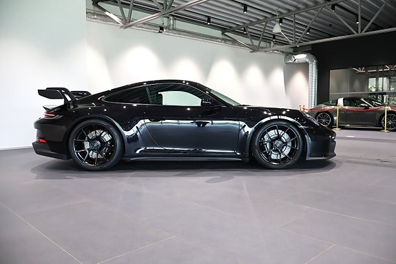 Porsche 911 GT3 5 of 18