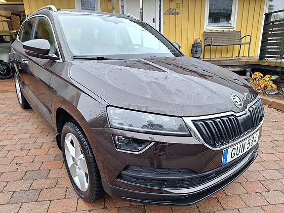 Skoda Karoq 2 of 4