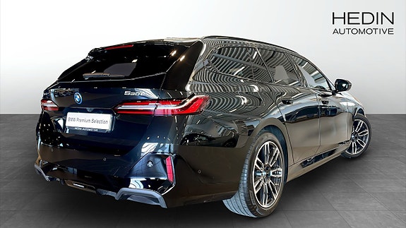 BMW 530e 2 of 11