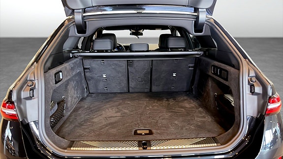 BMW 530e 10 of 11