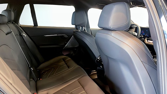 BMW 530e 5 of 11