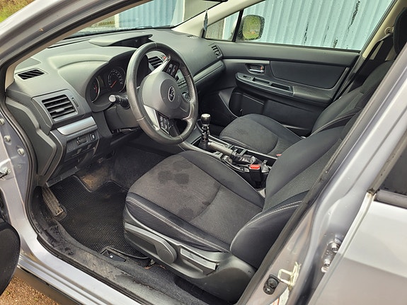 Subaru XV 4 of 5