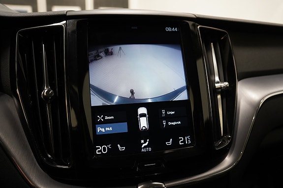 Volvo XC60 13 of 21