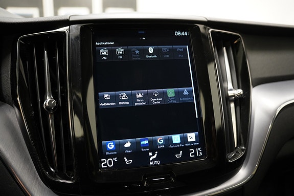 Volvo XC60 16 of 21