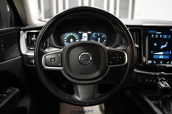 Volvo XC60 10 of 21
