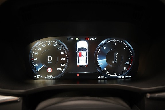 Volvo XC60 11 of 21
