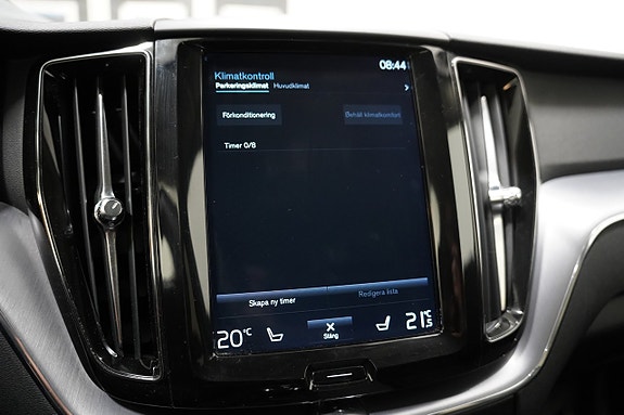 Volvo XC60 14 of 21