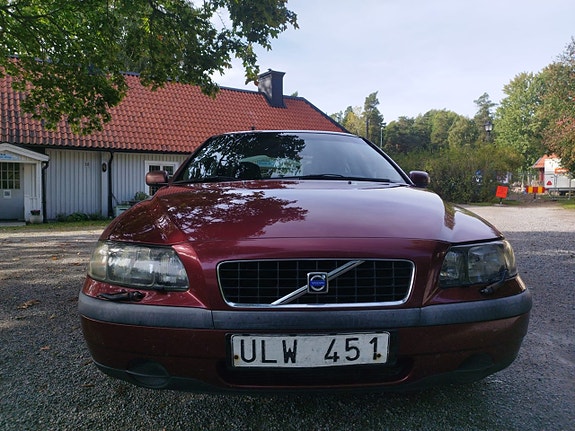 Volvo S60 2 of 11