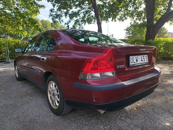 Volvo S60 5 of 11