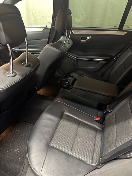 Mercedes-Benz E220 6 of 7