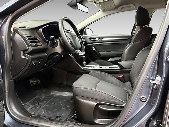 Renault Megane E-Tech 5 of 7