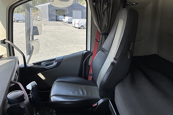 VOLVO FH540 25 of 27