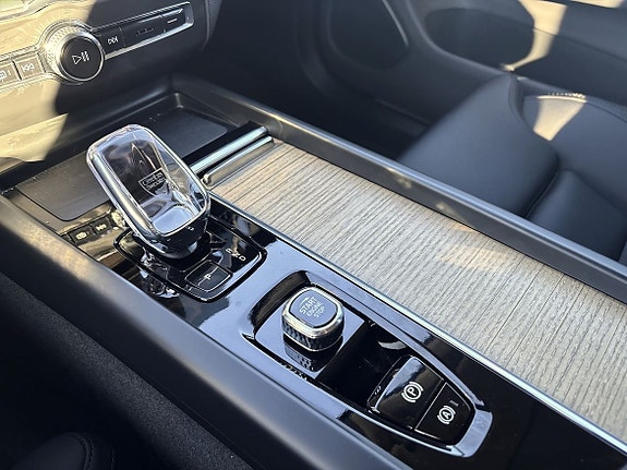 Volvo XC60 16 of 16