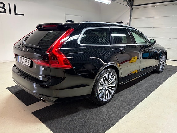 Volvo V90 3 of 10