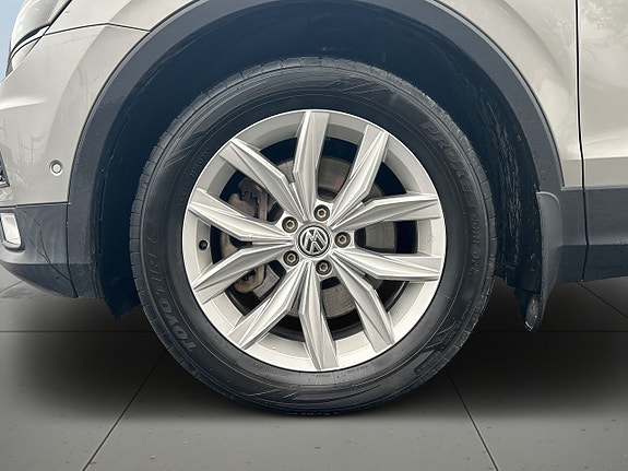 Volkswagen Tiguan 14 of 24