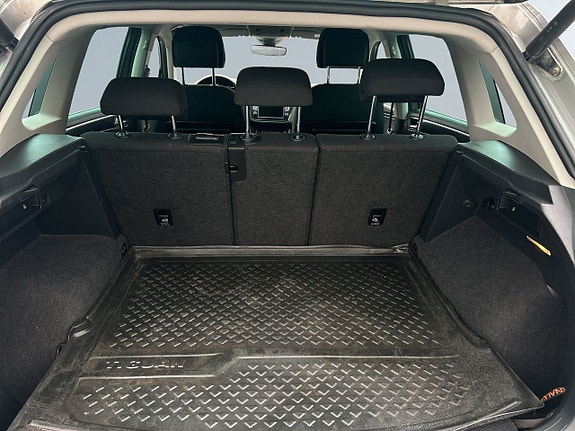 Volkswagen Tiguan 12 of 24