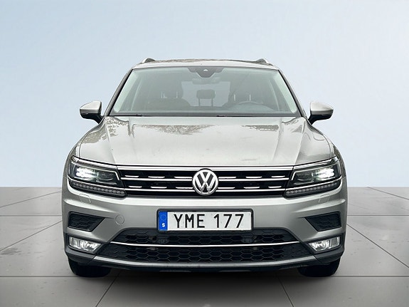 Volkswagen Tiguan 2 of 24