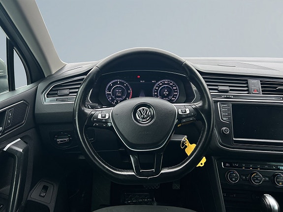 Volkswagen Tiguan 9 of 24