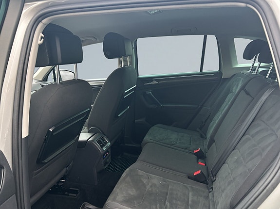 Volkswagen Tiguan 13 of 24